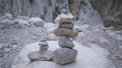 Fototapeta na wymiar Stone balanced in canyon