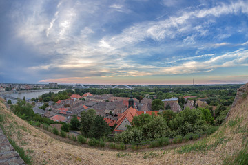 Naklejka premium Panoramiczny pejzaż w Nowym Sadzie w Serbii