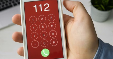 Dialing emergency number 112 on the smartphone