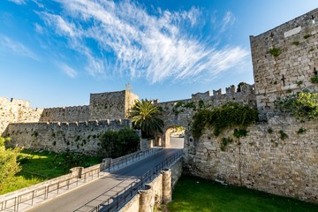 Obraz premium Freedom Gate at Rhodes old town and bridge leading to it, Rhodes island, Greece
