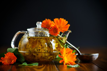 Therapeutic tea from flowers of calendula