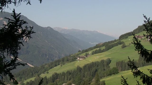 Osttirol, Pustertal, Pustertaler Höhenstraße, Lienzer Dolomiten, Berg, Tal, Straße, Bergstraße, Dorf, Sommer, Zentralalpen,