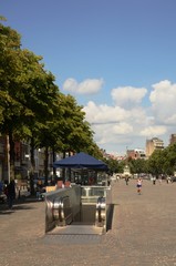 Obraz na płótnie Canvas Entre le Quai aux Briques et le Quai au Bois à brûler (Bruxelles)