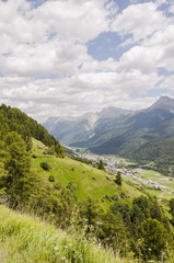 Scuol, Dorf, Bergdorf, Wanderweg, via Engiadina, Nationalpark, Alpen, Engadin, Unterengadin, Graubünden, Sommer, Schweiz