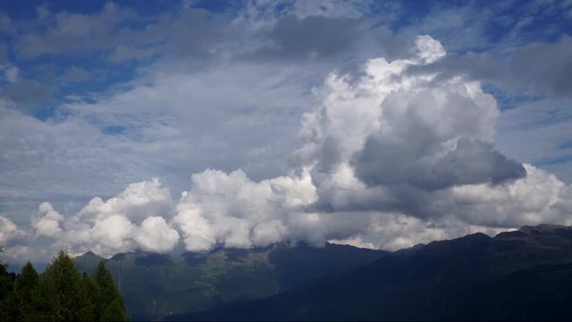 M&ouml;lltal, Marterle, Oberk&auml;rnten, Lienzer Dolomiten, Kreuzeckgruppe, Kreuzeck, Alm, Stadel, Stra&szlig;e, Wolken, Sommer, Osttirol