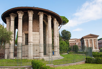 Fototapeta na wymiar Temple of Ercole Vincitore e Portuno