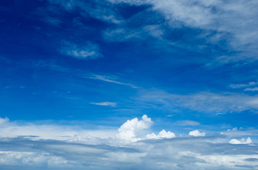 Obraz premium Blue sky with white clouds