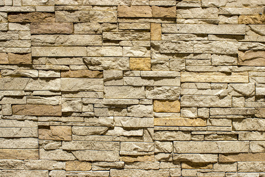 Wall of natural stone