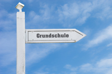 Obraz premium Schild 130 - Grundschule