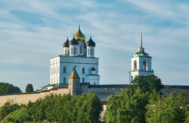 Fototapeta na wymiar Famous Trinity cathedral. Pskov