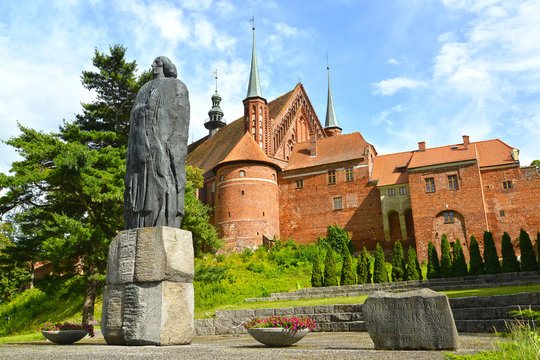 FROMBORK, POLAND. Monument to Nicolaus Copernicus and fragment of a cathedral complex