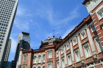 東京＜碧空に映える東京駅丸の内北口＞
