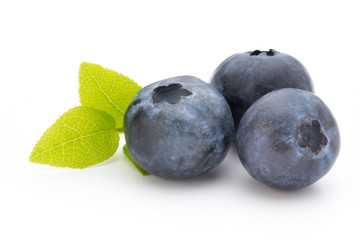 Obraz premium Fresh blueberries on a white background.