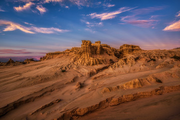 Sunset over Walls of China in Mungo National Park, Australia