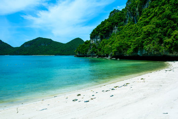 Райские пляжи на островах в морском национальном парке Ангхтонг, Таиланд