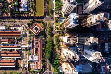 Fototapete Rund Draufsicht einer Stadt von Drone © gustavofrazao