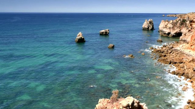 travelling sur la c&ocirc;te d'Algarve au Portugal (4k)