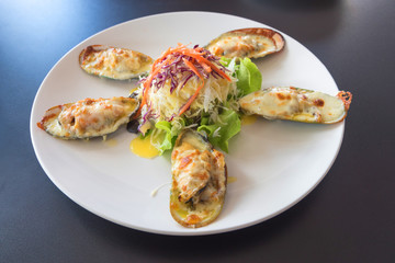 Baked mussels