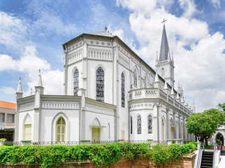 Fototapeta premium Colonial building of old catholic church in downtown, Singapore