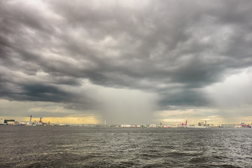 ゲリラ豪雨 台風 自然災害
