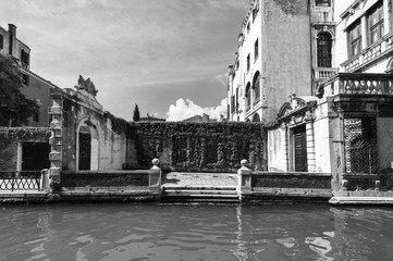 Naklejka premium Canal- the street in Venice