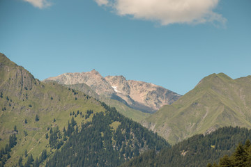 Obraz premium Berge und Wälder