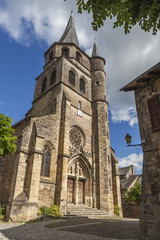 Fototapeta na wymiar église de Saint Côme d'Olt