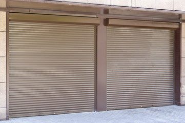 Automatic garage door