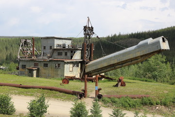 Floater Dredging for Placer Gold © anlo