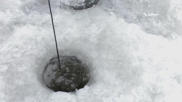 Winter fishing with sounder increases the chances of to catch the fish