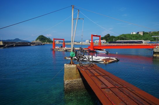 高島の漁港風景