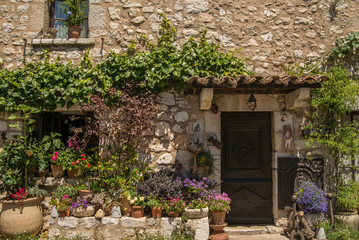 Fototapeta na wymiar Scenic stone house architecture in Provence region of France