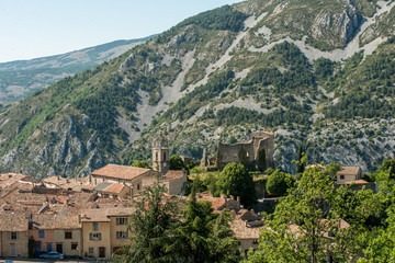 Fototapeta na wymiar Scenic old hilltop village in Provence region of France