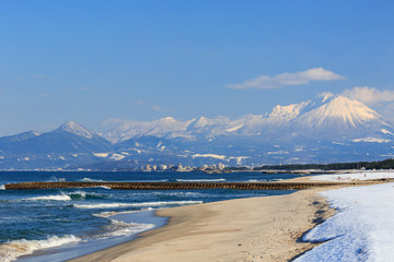 雪の弓ヶ浜展望台 -大山・美保湾を一望できるのビューポイント-