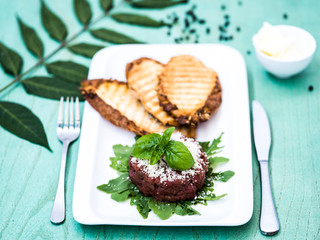 Tartare of beef with toasted bread