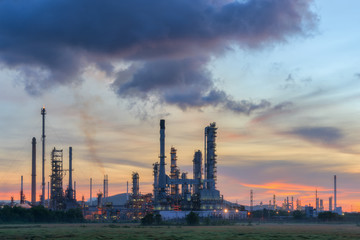 Fototapeta na wymiar Oil refinery at sunrise.
