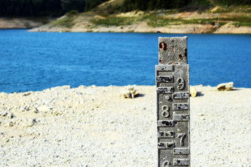 Water level indicator for monitoring the water level.