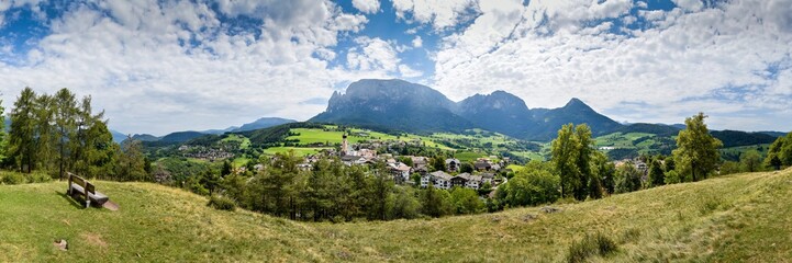 Fototapeta na wymiar Panorama Völs am Schlern / Südtirol
