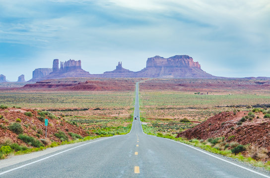 A Road To Monument Valley Where Forrest Gump Stop Running In The Film