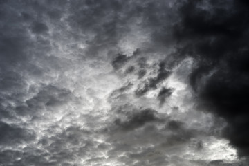 Obraz premium rain cloud, storm cloud before a thunder storm Background