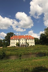 Fototapeta na wymiar Parkhotel Schloss Rattey