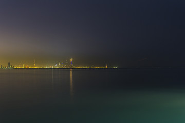 Panorama Kuwejtu nocą