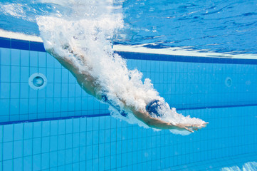 Swimming pool dive © Microgen