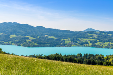 Salzburger Land Salzkammergut: Blick &uuml;ber den Attersee