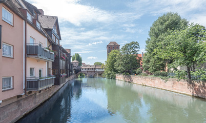 Fototapeta na wymiar Historische Altstadt Nürnberg mit Pegnitz