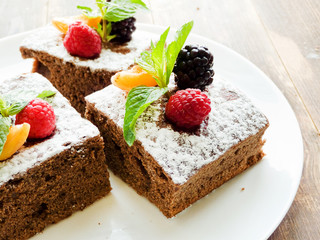 Brownie with berries