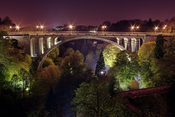 Fototapeta na wymiar Pont Luxembourg