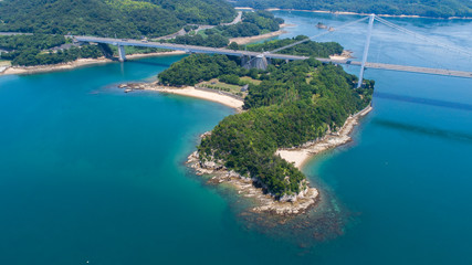 Fototapeta premium 見近島と瀬戸内海（しまなみ海道） 空撮