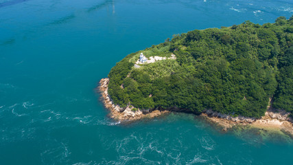 来島海峡の渦潮（うずしお）　空撮
