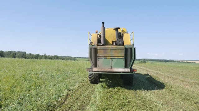 Cleaning of peas, combine harvesting peas PLOEGER EPD 530